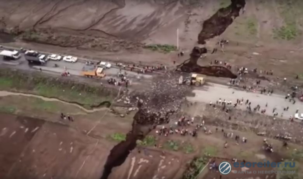 Африка разрывается на части: в результате смещения литосферных плит в Кении образовалась огромная трещина