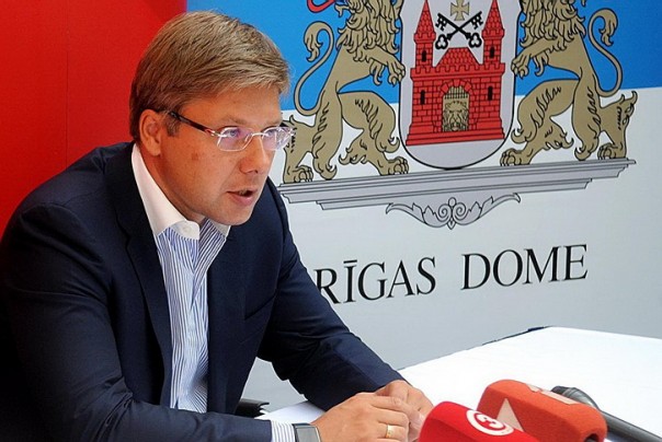 Почему русский мэр Риги повернулся спиной к России