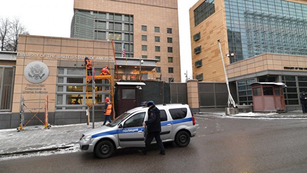 Россия вышлет не менее 60 сотрудников американской дипмиссии