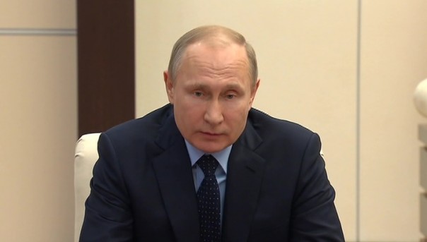 Путин поручил проверить все ТРЦ в России