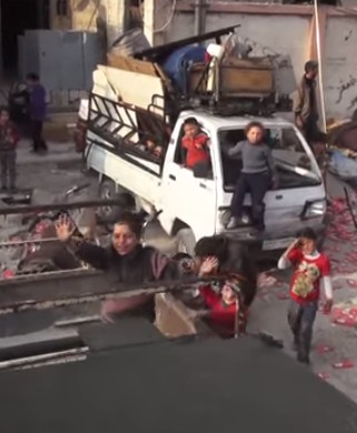 Невероятные кадры: Армия России вошла в последнюю крепость боевиков в Гуте — реакция жителей