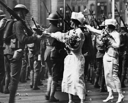 Диванное ликование: загадка радостного ожидания войны