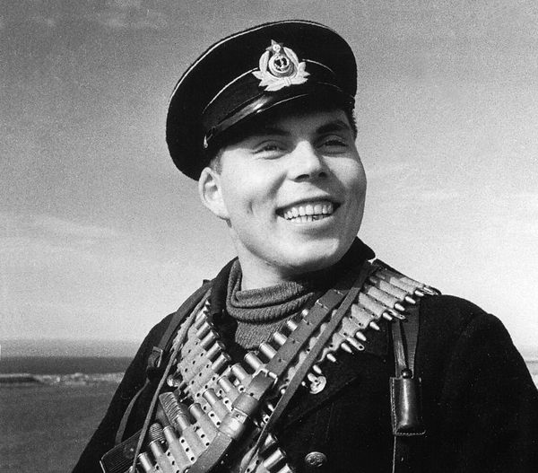 Это они ковали Победу! Главный старшина морской пехоты Аникин, или история одной фотографии