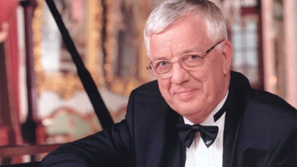 Латвия выставит России счёт за Раймонда Паулса