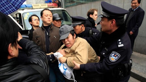 В Китае избили американского дипломата за плохие слова о Сталине