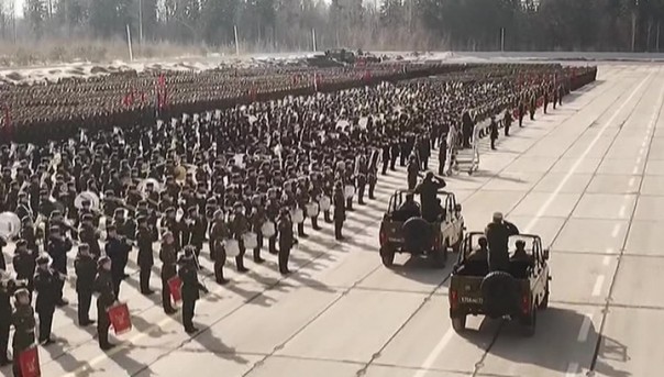 В Подмосковье идут репетиции Парада Победы | Два новейших истребителя Су-57 впервые пролетят над Красной площадью 9 Мая