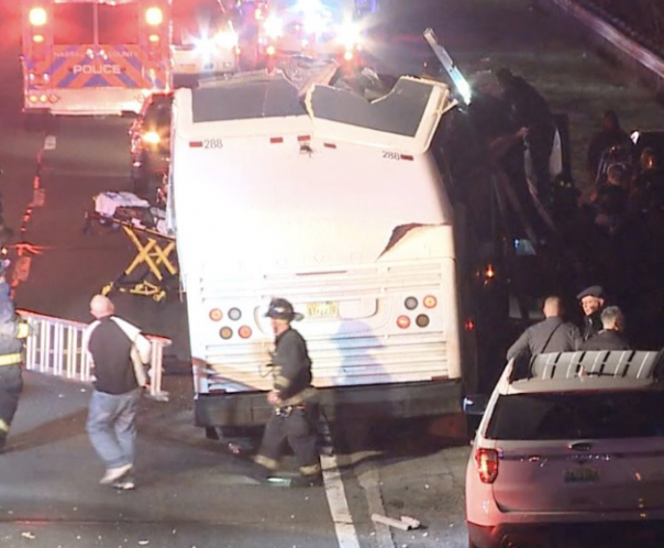 Свыше 40 человек пострадали в ДТП со школьным автобусом в США