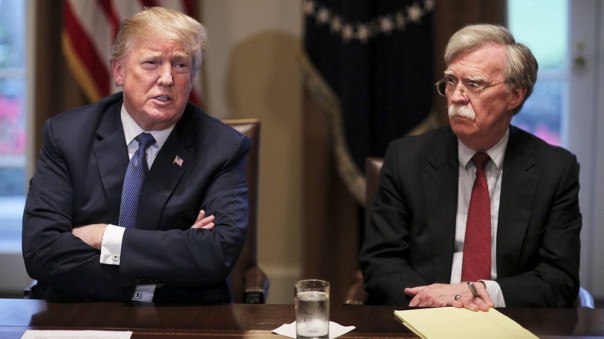 Мир с тревогой наблюдает, как великие державы играют в русскую рулетку | Как удары по Сирии скажутся на российско-американских отношениях