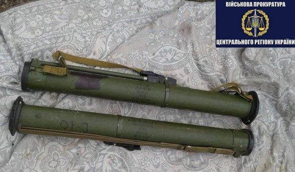 Прокуратура задержала хрюмберга-контрактника, который торговал гранатометами и боеприпасами к ним