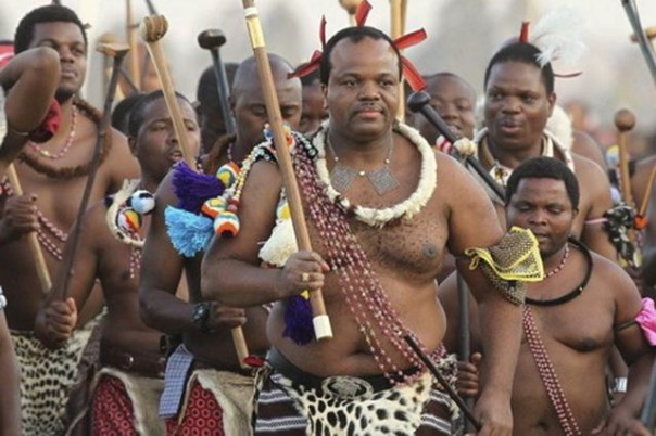 Король из Африки ставит на место Швейцарию и Великобританию