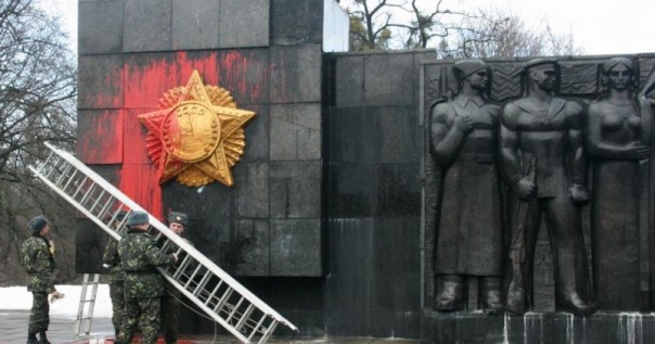 Львовские власти готовятся снести Монумент славы советским воинам