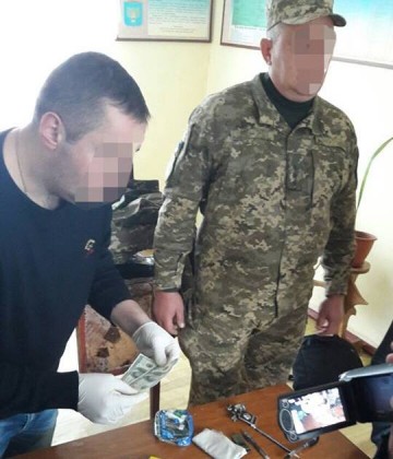 Перевестись в другую часть на Украине – 400 долларов