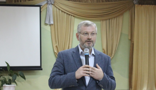 В Каменском украинские националисты сорвали выступление Вилкула и "заминировали" школу