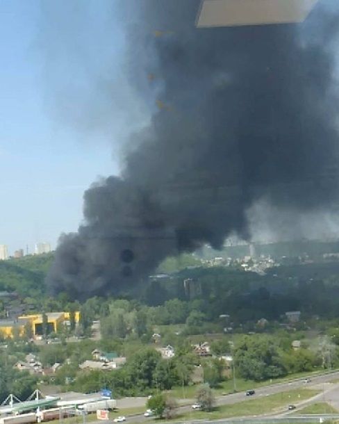 В Киеве произошёл крупный пожар на штрафплощадке