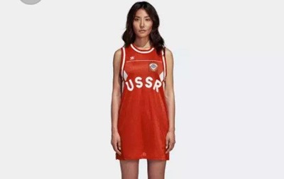 Шпроты и кастрюлеголовые нагнули Adidas: снята с продажи одежда с советской символикой
