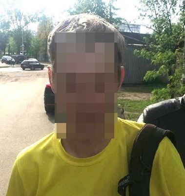 В Киеве полицейские задержали мужчину, который гулял по городу с гранатой в рюкзаке.
