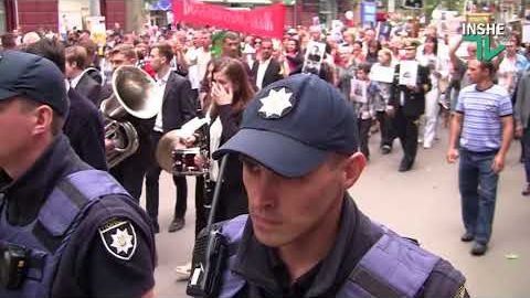 “Бессмертный полк” в Николаеве пел “Катюшу” и призывал “гнать Бандеру в шею”