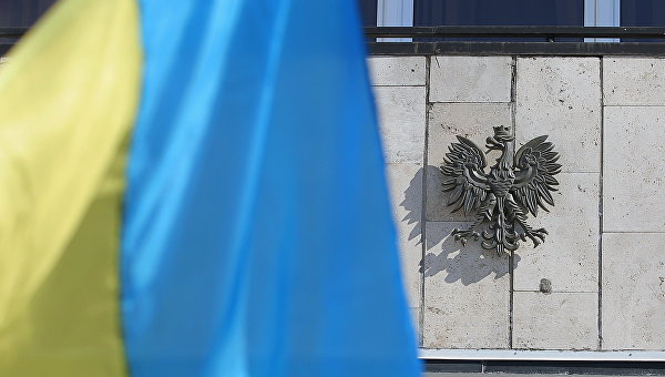 Капля камень точит: как Венгрия вмешалась во внутренние дела Украины. Ростислав Ищенко