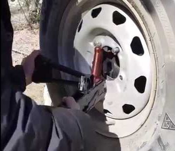 Куда бы вы ни поехали берите с собой автомат Калашникова