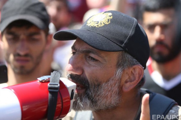 Майданутый-2: Пашинян пытается втянуть Армению в государственный переворот по примеру Украины