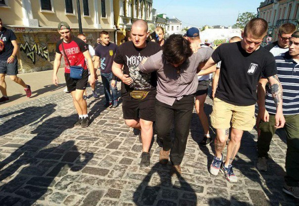 Экс-глава бюро Интерпола: Нацики не имели права задерживать ополченца в Киеве