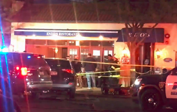 Автомобиль въехал в ресторан в штате Нью-Йорк, есть пострадавшие | В результате стрельбы в США погибли два человека