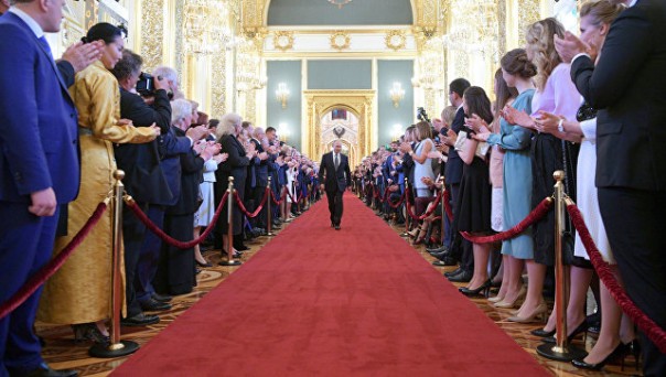 Правительство ушло в отставку после инаугурации Путина