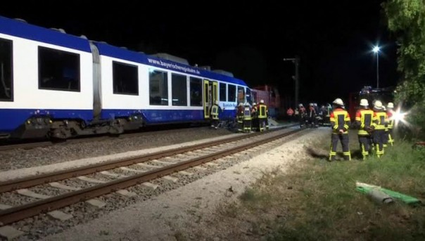 В Баварии столкнулись товарный и пассажирский поезда: два человека погибли, 14 ранены