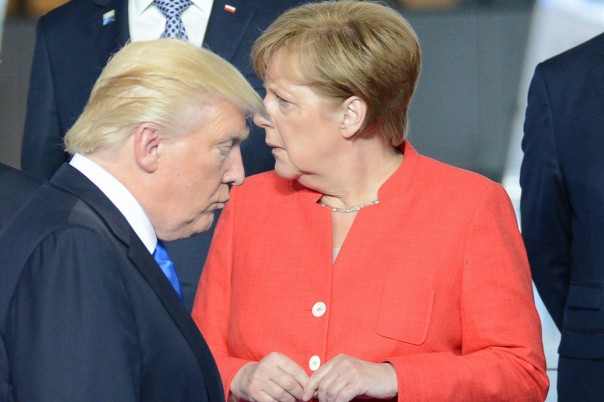 Слом: Вопрос существования НАТО вынесен на обсуждение