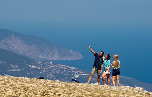 Украинские студенты отправились на практику в Крым в обход СБУ