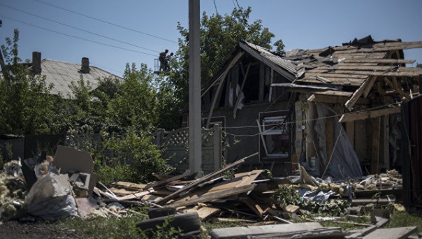 Съемочная группа ВГТРК попала под обстрел в Донбассе. Ранен звукооператор Игорь Уклеин.