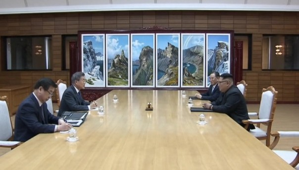 Представители США и КНДР встретились в Пханмунджоме