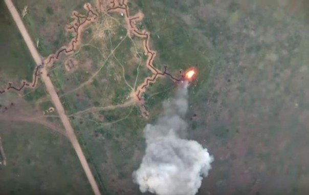 Укрофашисты похвастались как выполняются "минские соглашения": ночные обстрелы позиций и уничтожение БМП ополчения