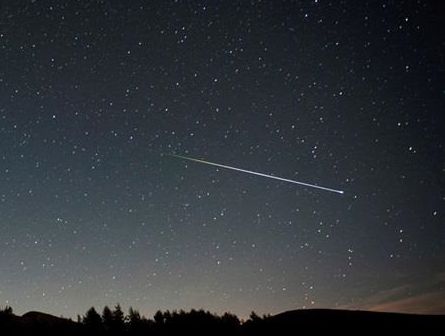 "Ночь превратилась в день". В Китае сняли на видео падение метеорита