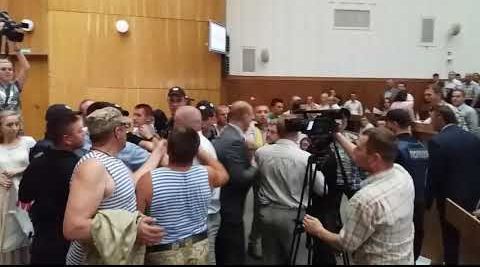Не поделили общину. Мосийчук подрался на заседании облсовета