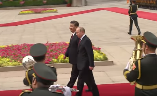 Путина в Пекине встретили «Катюшей»