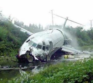 Толбоев: Россия стала банановой республикой в авиации