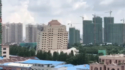 Рухнула за секунды. Опубликовано видео уничтожения элитной китайской гостиницы