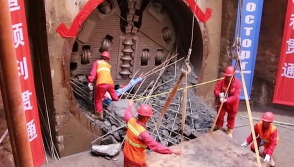 Строители газопровода "Сила Сибири" пробурили второй тоннель под рекой Амур