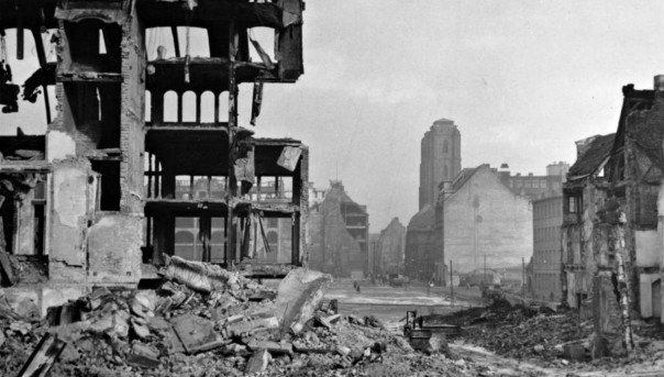 Дома-призраки и доты-подвалы: как немцы оборонялись в 1945-м