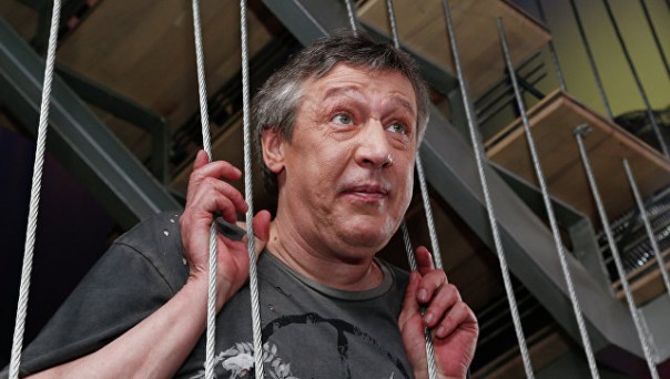 Сенатор не исключил уголовного дела за слова Ефремова про Крымский мост