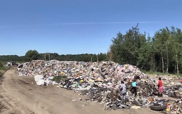 Во Львове образовалась огромная мусорная свалка