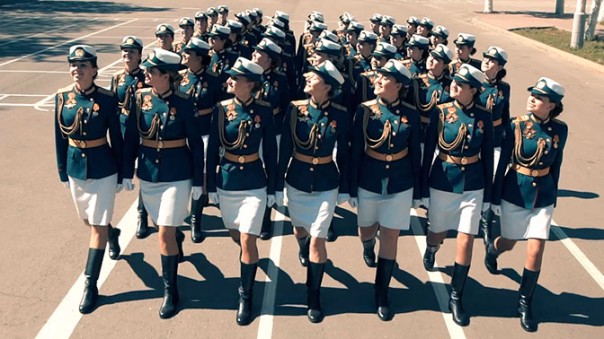 Бесстрашие и красота: почему от девушек-военных не отвести взгляд