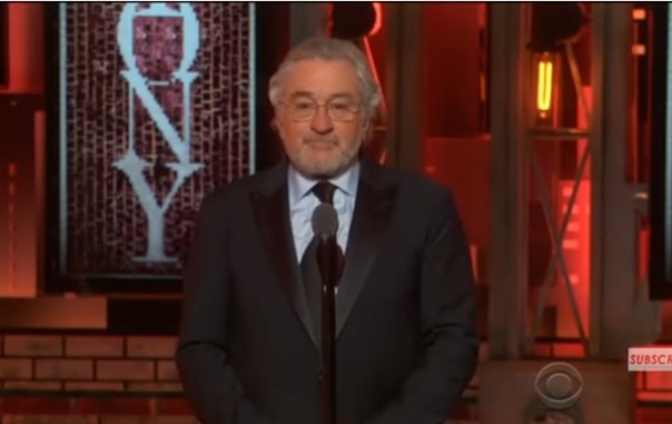 Роберт Де Ниро обругал Дональда Трампа в эфире