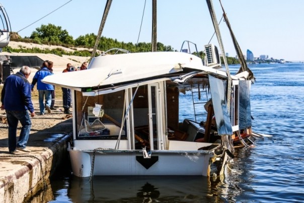 Владелец разбившегося на Волге катамарана был судим за драки и изнасилование и был пьян на момент аварии