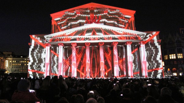 В свете футбола: видеоинсталляция к ЧМ-2018 на фасаде Большого театра | Гала-концерт в честь чемпионата мира по футболу