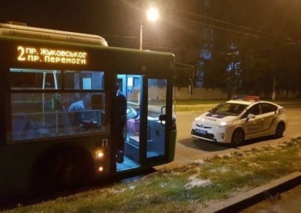 В Харькове расстреляли троллейбус, полиция утверждает, что ничего не было