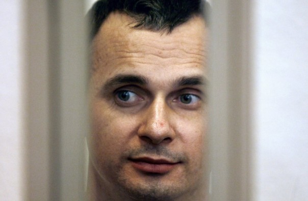 Звягинцев, Познер и Хаматова попросили Путина помиловать Сенцова