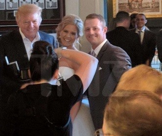 Дональд Трамп попал на чужую свадьбу, но не растерялся