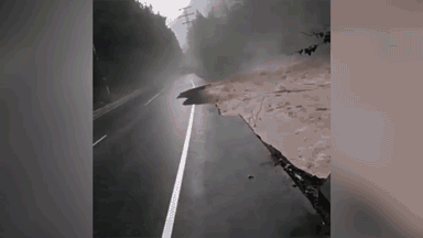 В КБР из-за подтопления перекрыта единственная дорога, ведущая к Эльбрусу